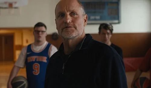 Вуди Харрельсон тренирует особенных баскетболистов в трейлере фильма «Чемпионы»