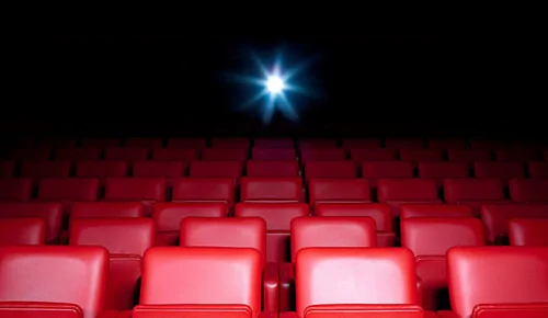 Отечественные кинотеатры попали в перечень отраслей, наиболее пострадавших от коронавируса