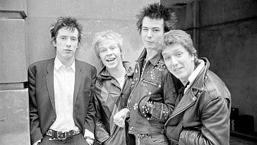 Sex Pistols пошли в суд из-за песен группы в сериале Дэнни Бойла о них самих