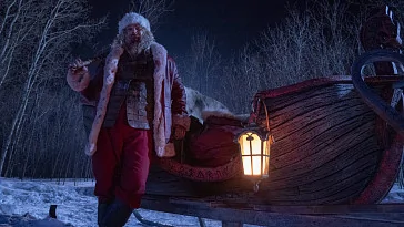 Дэвид Харбор спасает Рождество в трейлере криминальной комедии «Жестокая ночь»