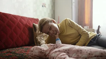 Вышел трейлер фильма «Ничья» о малолетней матери с Урала