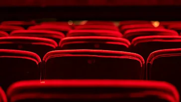 Италия повторно закрыла кинотеатры из-за COVID-19