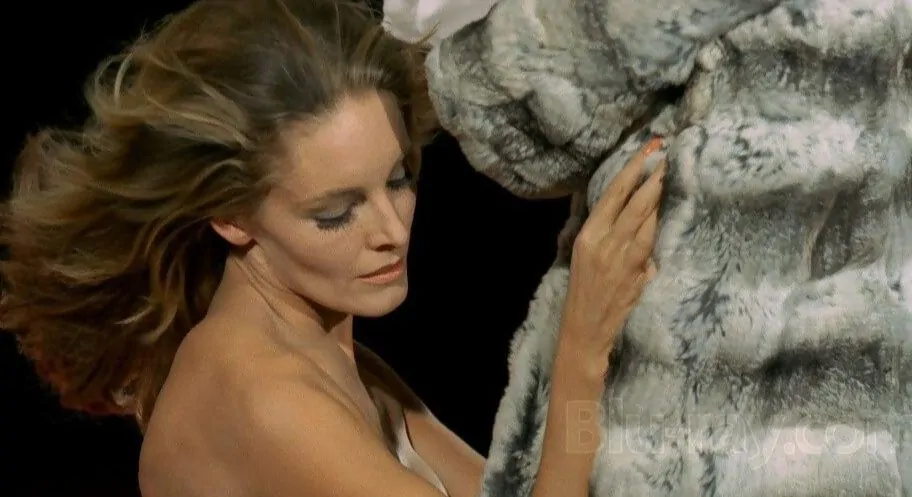 Кадр из фильма «Ящерица в женской коже»