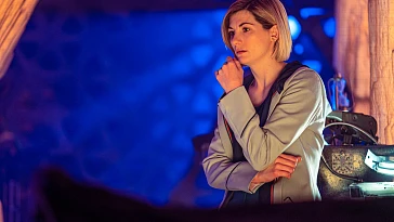 Джоди Уиттакер перерождается в нового таймлорда в тизере спецэпизода «Доктора Кто»