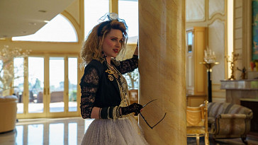 Эван Рэйчел Вуд перевоплотилась в Мадонну на съёмках фильма «Странный»