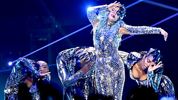 Потоковые сервисы покажут концерт One World: Together At Home в поддержку медработников. Среди выступающих – Леди Гага и Билли Айлиш