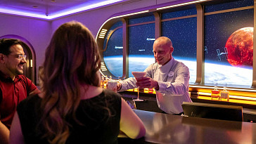 Disney продаёт самый дорогой коктейль в Галактике. Он стоит $5000
